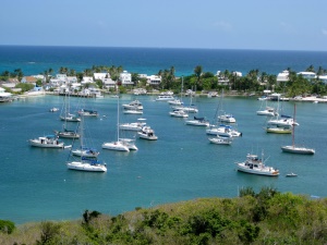 zeilbootjes voor de kust | Nassau